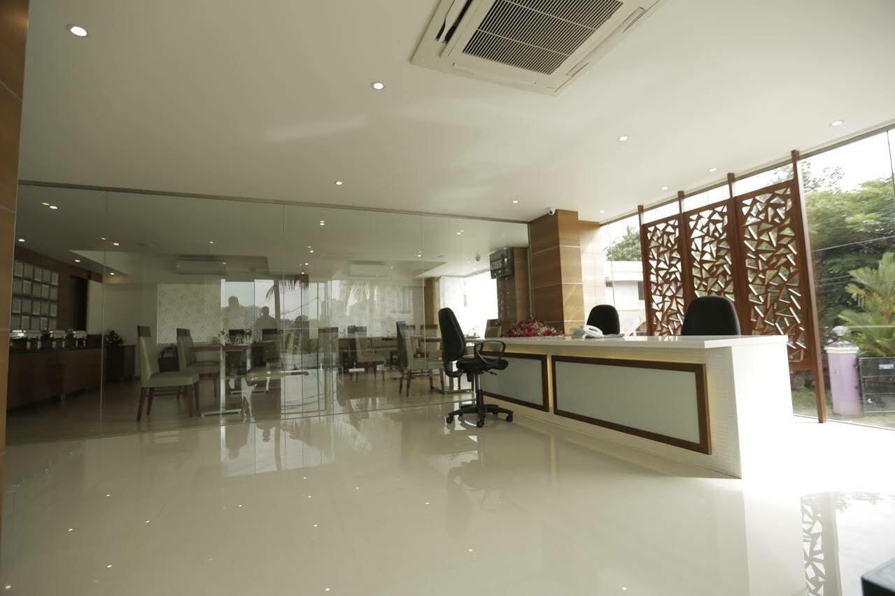 Hotel Park Connect Kochi Zewnętrze zdjęcie